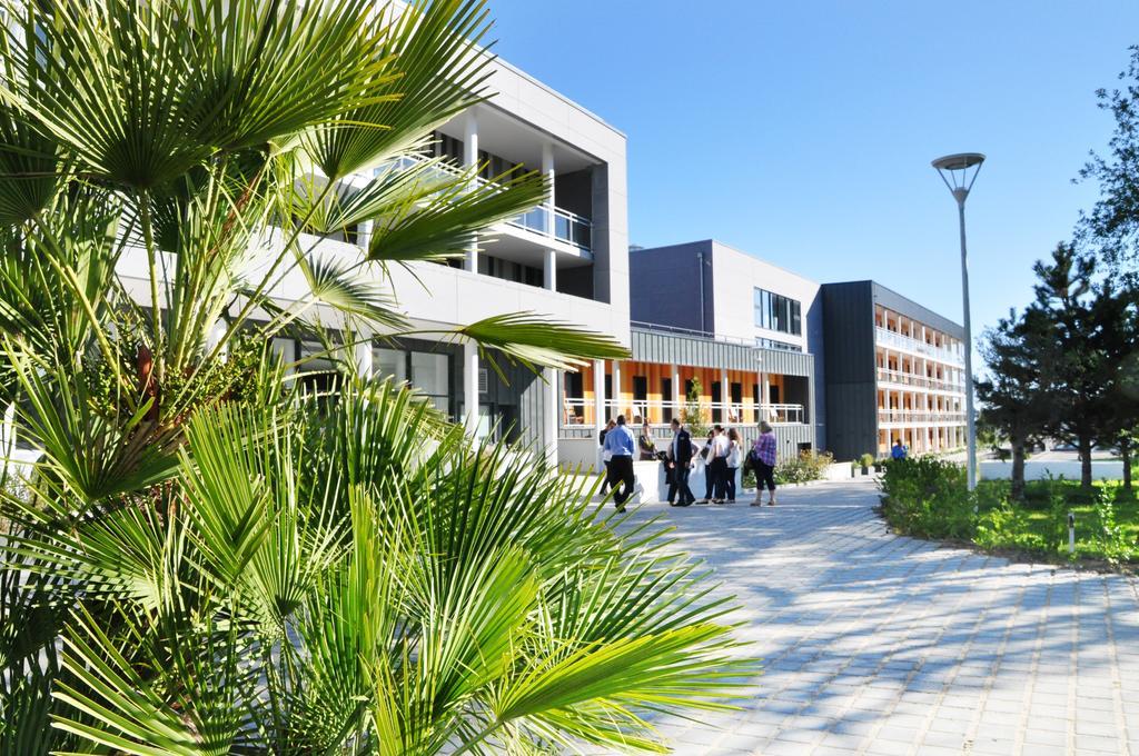 Golden Tulip Pornic Suites Buitenkant foto