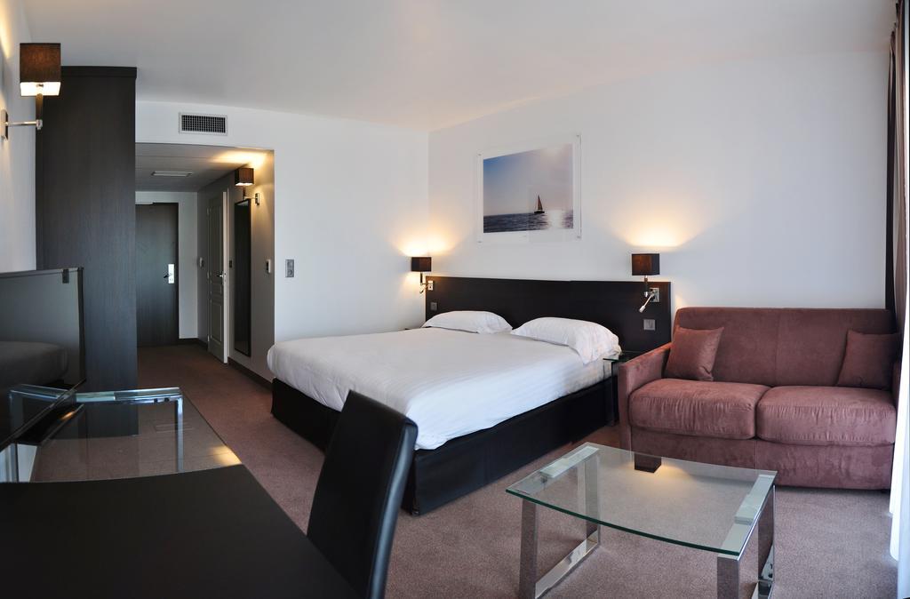 Golden Tulip Pornic Suites Buitenkant foto