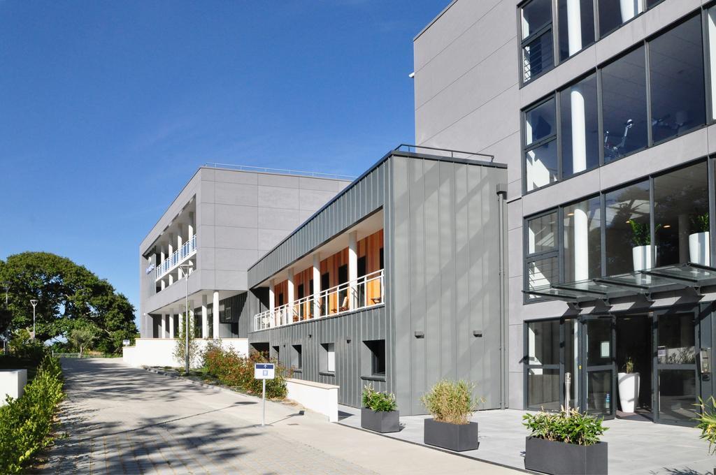 Golden Tulip Pornic Suites Buitenkant foto
