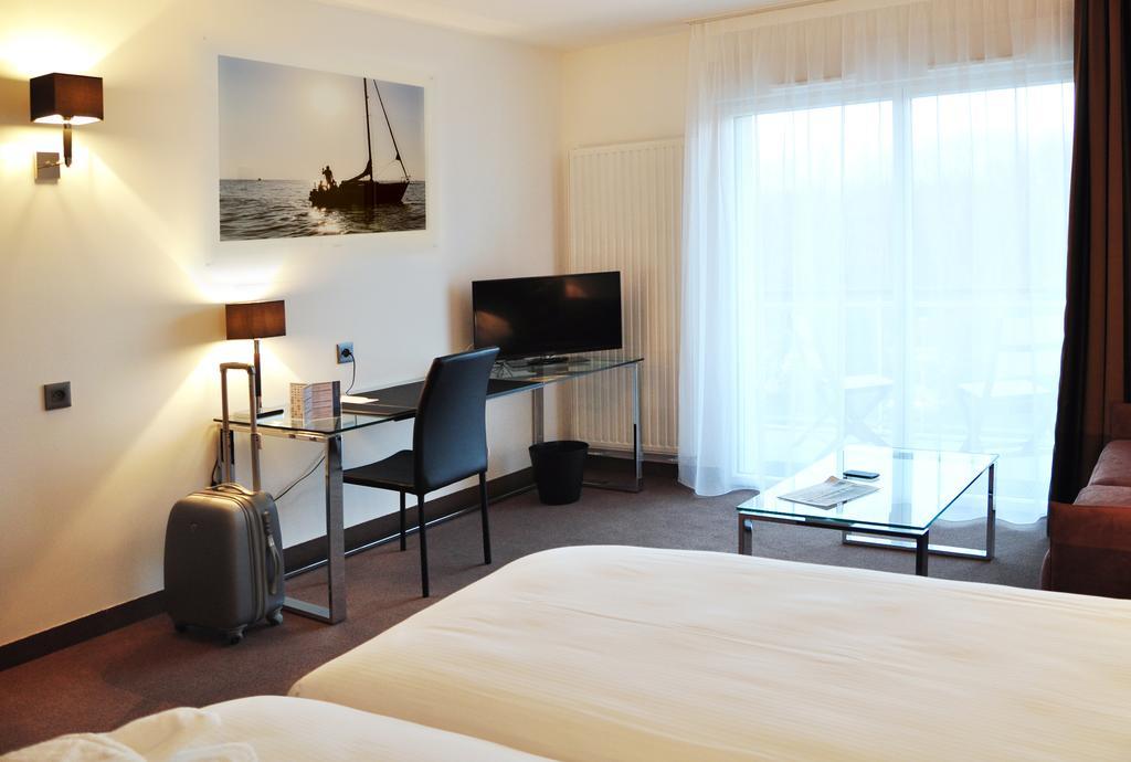 Golden Tulip Pornic Suites Buitenkant foto