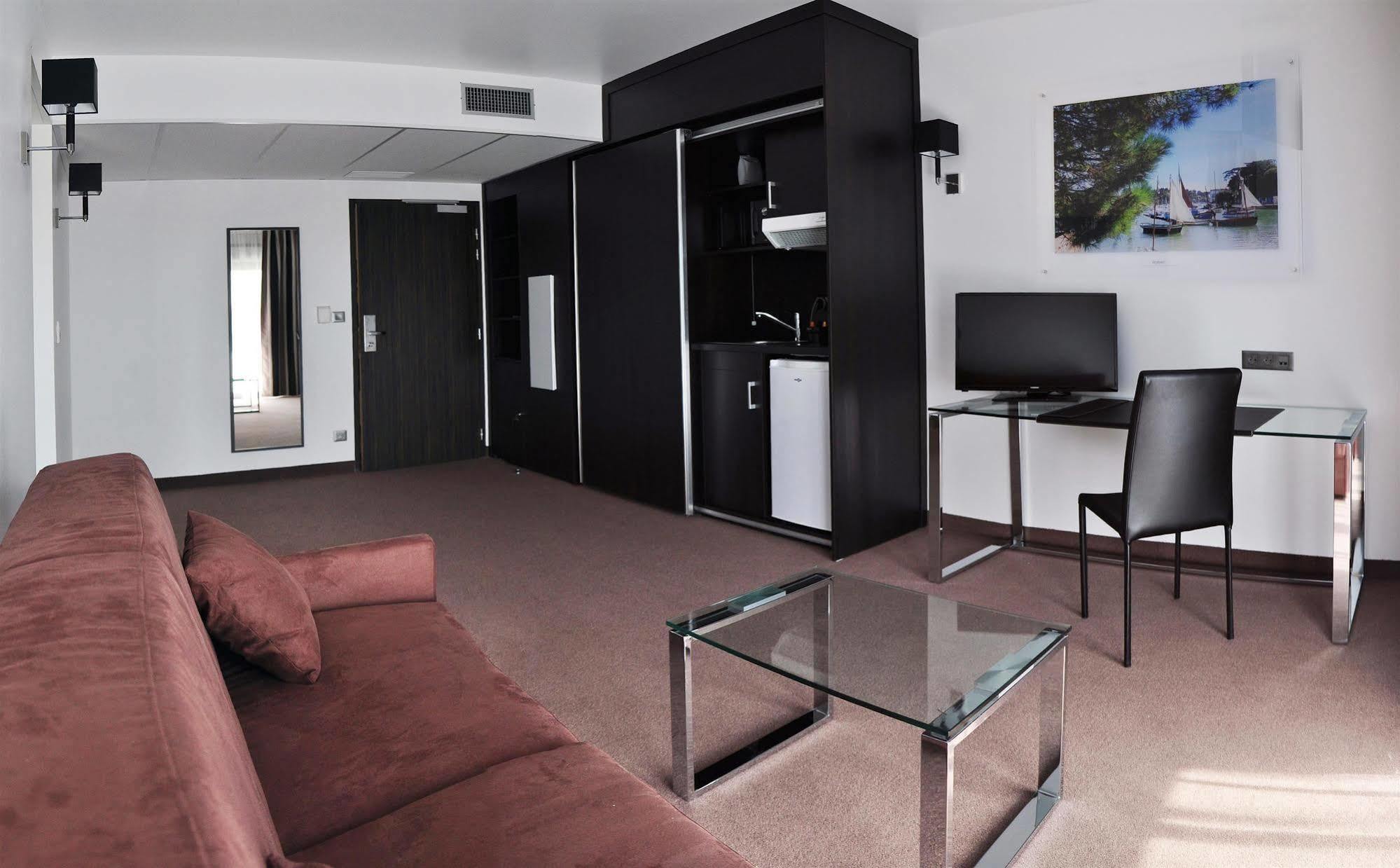 Golden Tulip Pornic Suites Buitenkant foto