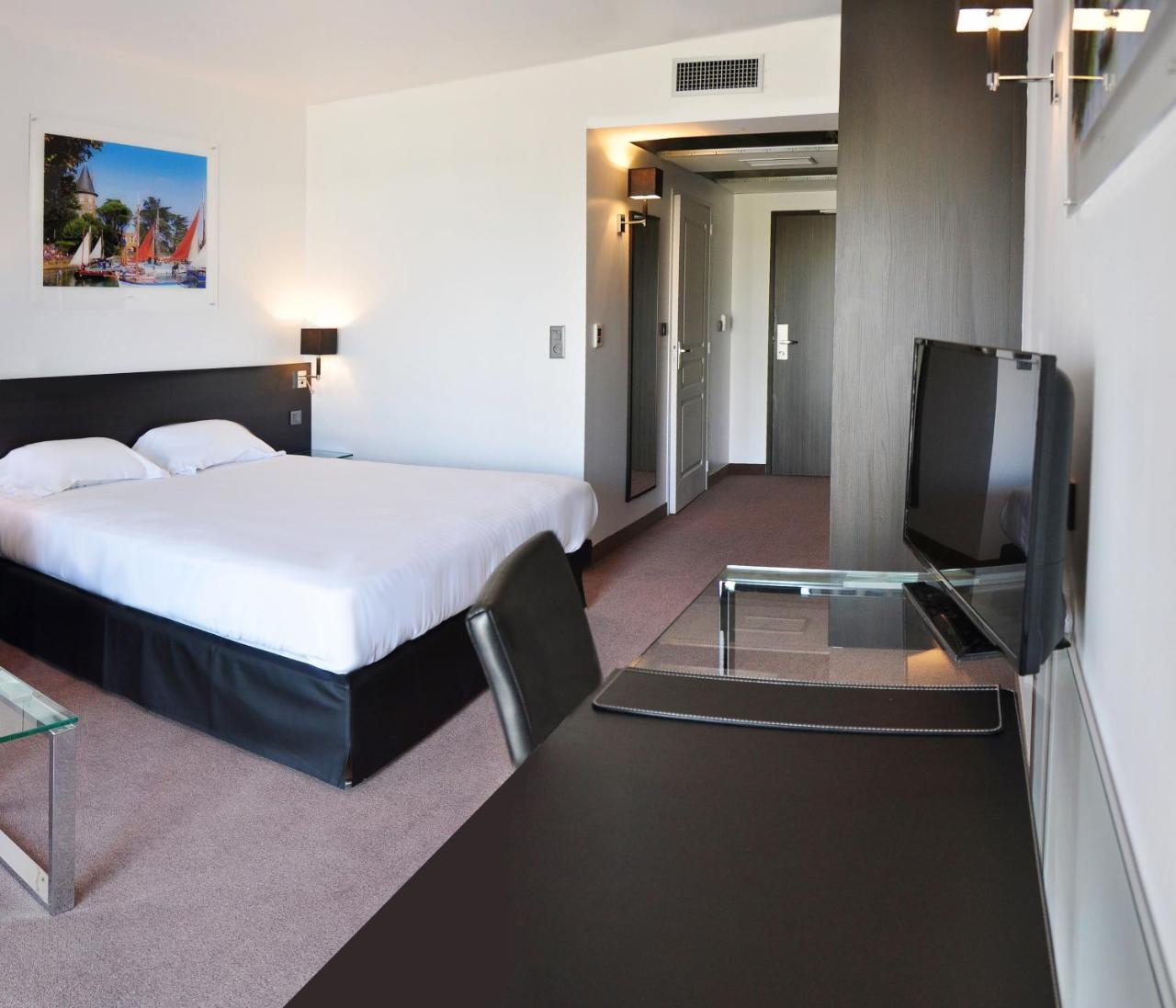 Golden Tulip Pornic Suites Buitenkant foto
